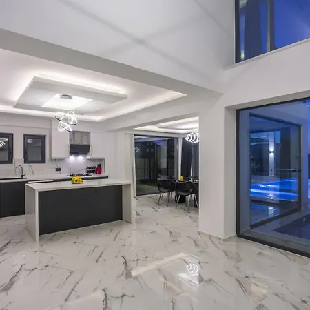Kanada Ovacik Villa *
